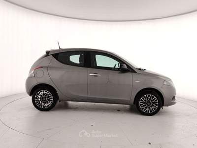Lancia Ypsilon III 2021 1.0 firefly hybrid Platino s&s 70cv Grigio usata Caserta