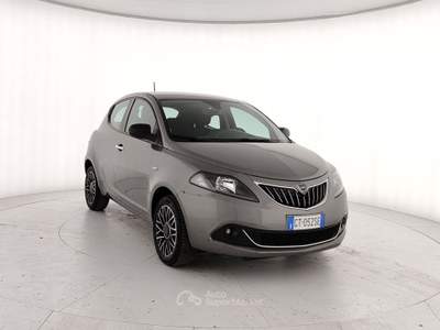 Lancia Ypsilon III 2021 1.0 firefly hybrid Platino s&s 70cv Grigio usata Caserta