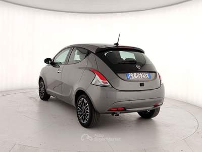 Lancia Ypsilon III 2021 1.0 firefly hybrid Platino s&s 70cv Grigio usata Caserta