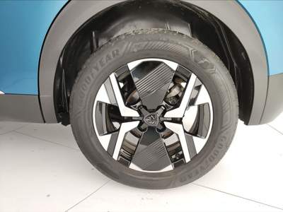 Peugeot 2008 II 2023 1.2 puretech Allure s&s 100cv Blu/Azzurro usata Caserta