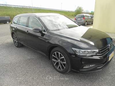 Volkswagen Passat SCR EVO DSG Nero usata Chions