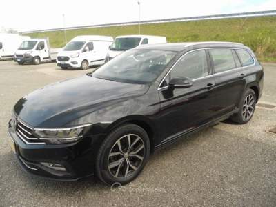 Volkswagen Passat SCR EVO DSG Nero usata Chions