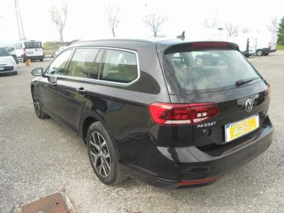 Volkswagen Passat SCR EVO DSG Nero usata Chions
