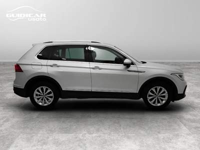 Volkswagen Tiguan 2.0 TDI SCR Life DSG Argento usata Lucca