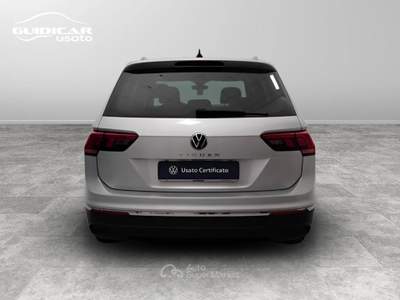 Volkswagen Tiguan 2.0 TDI SCR Life DSG Argento usata Lucca
