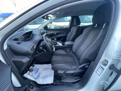 Peugeot 3008 3008 1.5 bluehdi Active Pack s&amp;s 130cv Bianco usata Sarego
