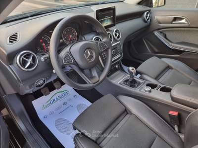 Mercedes-Benz Classe A Business/Cerchi'17/Retrocamera Nero usata Trentola Ducenta