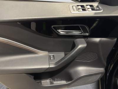 Jaguar F-Pace  2.0d i4 prestige awd 180cv auto my19 Nero usata Firenze