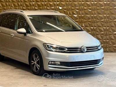 Volkswagen Touran SCR DSG Executive usata San Zeno Naviglio