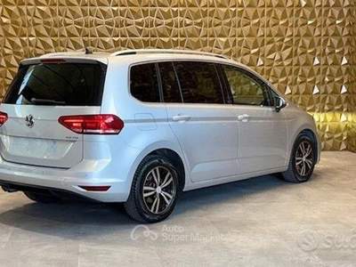 Volkswagen Touran SCR DSG Executive usata San Zeno Naviglio