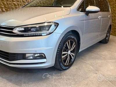 Volkswagen Touran SCR DSG Executive usata San Zeno Naviglio