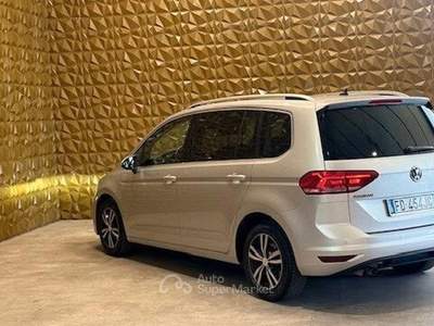 Volkswagen Touran SCR DSG Executive usata San Zeno Naviglio