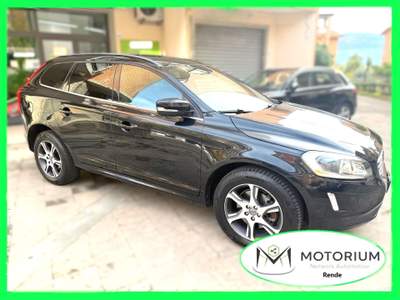 Volvo XC60 D4 Geartronic Momentum Nero usata Rende
