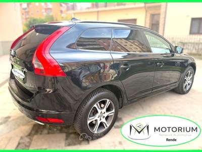 Volvo XC60 D4 Geartronic Momentum Nero usata Rende