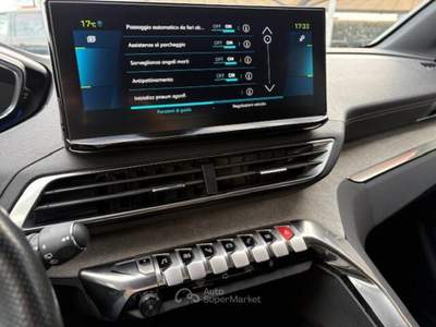 Peugeot 3008 Hybrid 225 e-EAT8 GT Blu/Azzurro usata Strambino