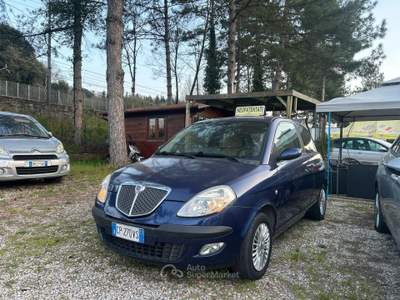 Lancia Ypsilon Neopatentati Blu/Azzurro usata Arezzo