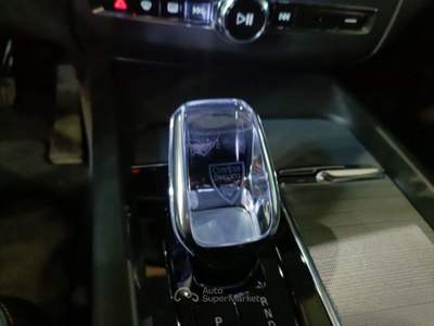 Volvo XC60 B5 AWD automatico Plus Dark Nero usata Novara