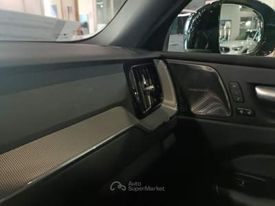 Volvo XC60 B5 AWD automatico Plus Dark Nero usata Novara