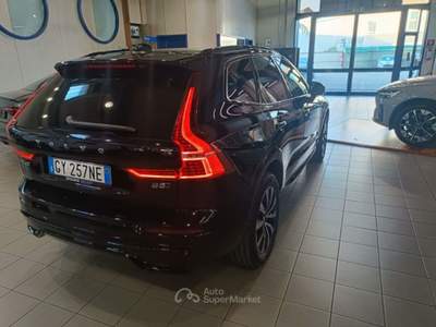 Volvo XC60 B5 AWD automatico Plus Dark Nero usata Novara