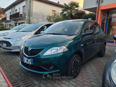 Lancia Ypsilon 1.0 FireFly 5 porte S&S Hybrid Ecochic Gold Verde usata Castiglione Olona