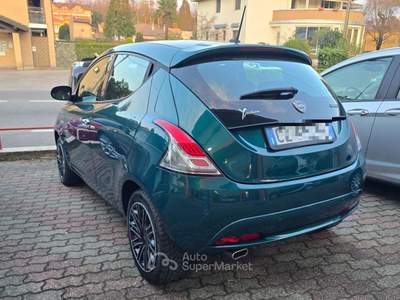 Lancia Ypsilon 1.0 FireFly 5 porte S&S Hybrid Ecochic Gold Verde usata Castiglione Olona