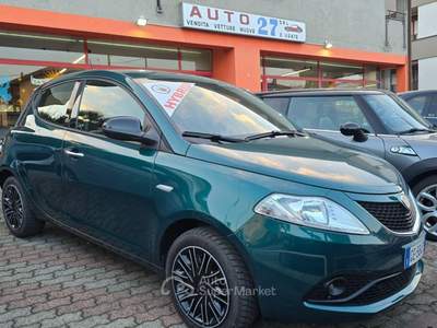 Lancia Ypsilon 1.0 FireFly 5 porte S&S Hybrid Ecochic Gold Verde usata Castiglione Olona