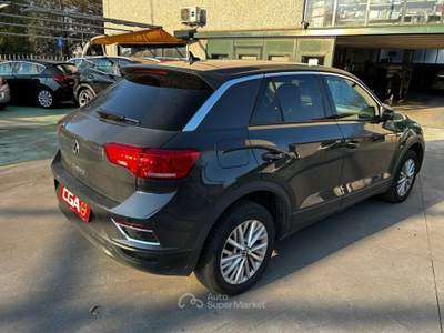 Volkswagen T-Roc 1.6 TDI SCR Style BlueMotion Technology OMAGGIO BU Grigio usata VOGHERA Volkswagen T-Roc 1.6 TDI SCR Style BlueMotion Technology OMAGGIO BU Grigio usata VOGHERA