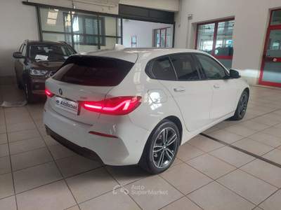 BMW Serie 1 118i 118 Serie 1 118i Sport Line 140cv auto Bianco usata Brescia
