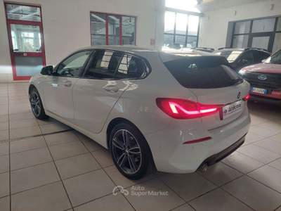 BMW Serie 1 118i 118 Serie 1 118i Sport Line 140cv auto Bianco usata Brescia