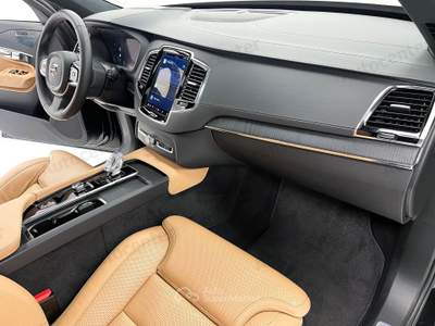 Volvo XC90 B5 (d) 235CV AWD AUT 7P ULTIMATE BRIGHT Nero usata Bassano del Grappa