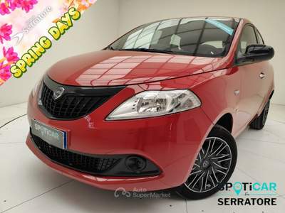 Lancia Ypsilon III 2021 1.0 firefly hybrid Silver Plus s&s 70cv Rosso usata Erba