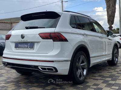 Volkswagen Tiguan R-Line 2.0 TDI 150 CV DSG Bianco usata Borgetto
