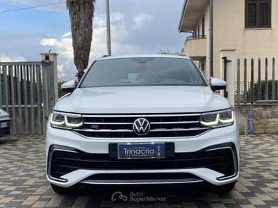 Volkswagen Tiguan R-Line 2.0 TDI 150 CV DSG Bianco usata Borgetto
