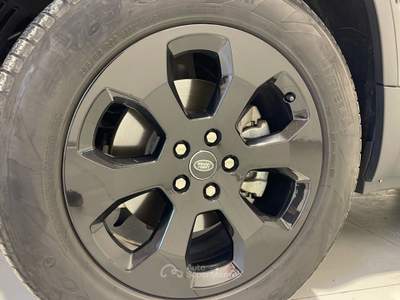 Land Rover Defender 3.0D I6 200 110 SE AWD auto. Nero usata Sava