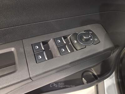 Ford Tourneo Courier 1.0 EcoBoost 125CV Titanium Trasporto Disabili 4+1 Bianco usata Fornovo di Taro