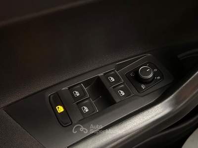 Volkswagen Polo 1.0 TSI R-Line TECH PACK|PARK ASSIT|F.MATRIX Grigio usata Galbiate
