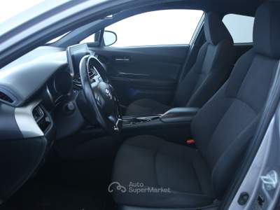 Toyota C-HR 1.8H 122cv E-CVT Trend Cerchi 18''/Retrocamera/Sedili anteriori riscaldabili Argento usata Feltre