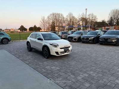 Fiat 600 Hybrid DCT MHEV La Prima ANCHE NEOPATENTATI Bianco usata Russi