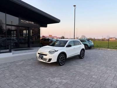 Fiat 600 Hybrid DCT MHEV La Prima ANCHE NEOPATENTATI Bianco usata Russi
