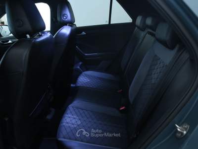Volkswagen T-Roc 1.5 TSI ACT R-Line DSG Park Assist/Winter pack/IQ Drive Pack/Cerchi in lega Nevada Black 18'' Blu/Azzurro usata Feltre