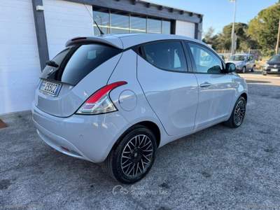 Lancia Ypsilon Ypsilon 1.3 MJT 95 CV 5p. S&S Platinum Bianco usata Mesagne