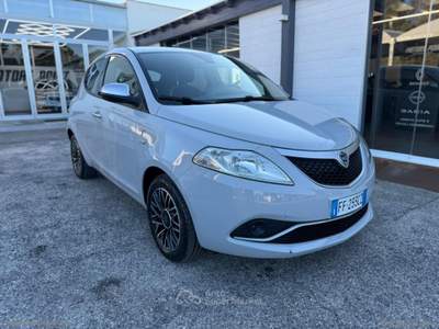Lancia Ypsilon Ypsilon 1.3 MJT 95 CV 5p. S&S Platinum Bianco usata Mesagne