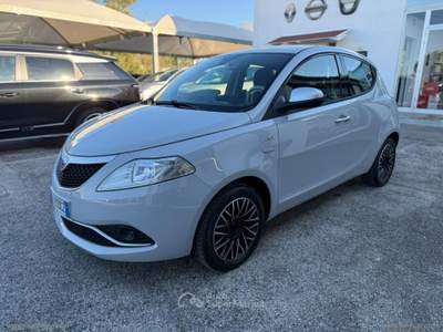 Lancia Ypsilon Ypsilon 1.3 MJT 95 CV 5p. S&S Platinum Bianco usata Mesagne