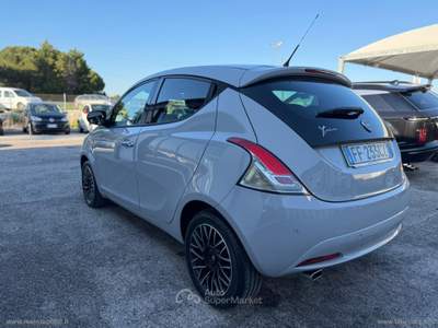 Lancia Ypsilon Ypsilon 1.3 MJT 95 CV 5p. S&S Platinum Bianco usata Mesagne