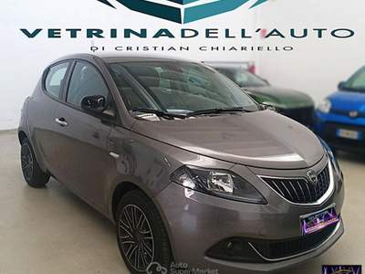 Lancia Ypsilon 1.0 FireFly 5p.S&S Hybryd Gold Grigio usata Ozzero