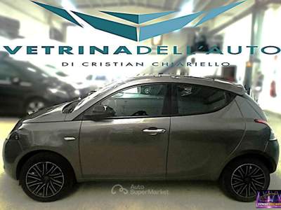 Lancia Ypsilon 1.0 FireFly 5p.S&S Hybryd Gold Grigio usata Ozzero