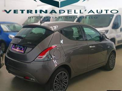 Lancia Ypsilon 1.0 FireFly 5p.S&S Hybryd Gold Grigio usata Ozzero
