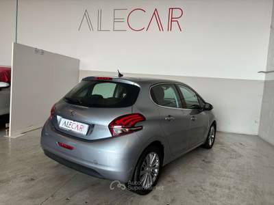 Peugeot 208 208 I 2015 5p 1.2 puretech Allure s&s 82cv Argento usata MONTIRONE