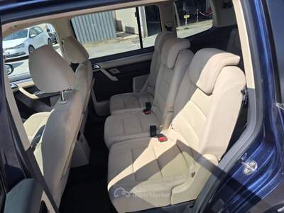 Volkswagen Touran HIGHLINE - 2011 7 POSTI Blu/Azzurro usata ANDRIA