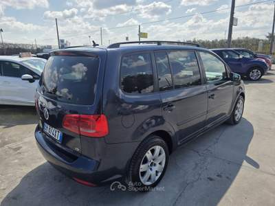 Volkswagen Touran HIGHLINE - 2011 7 POSTI Blu/Azzurro usata ANDRIA